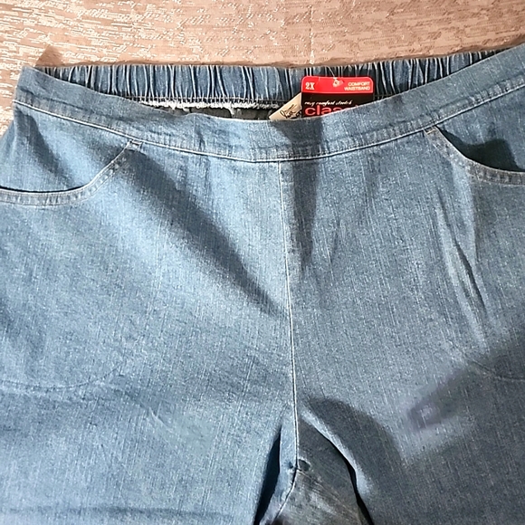 Just My Size light denim Capri. - Picture 2 of 10